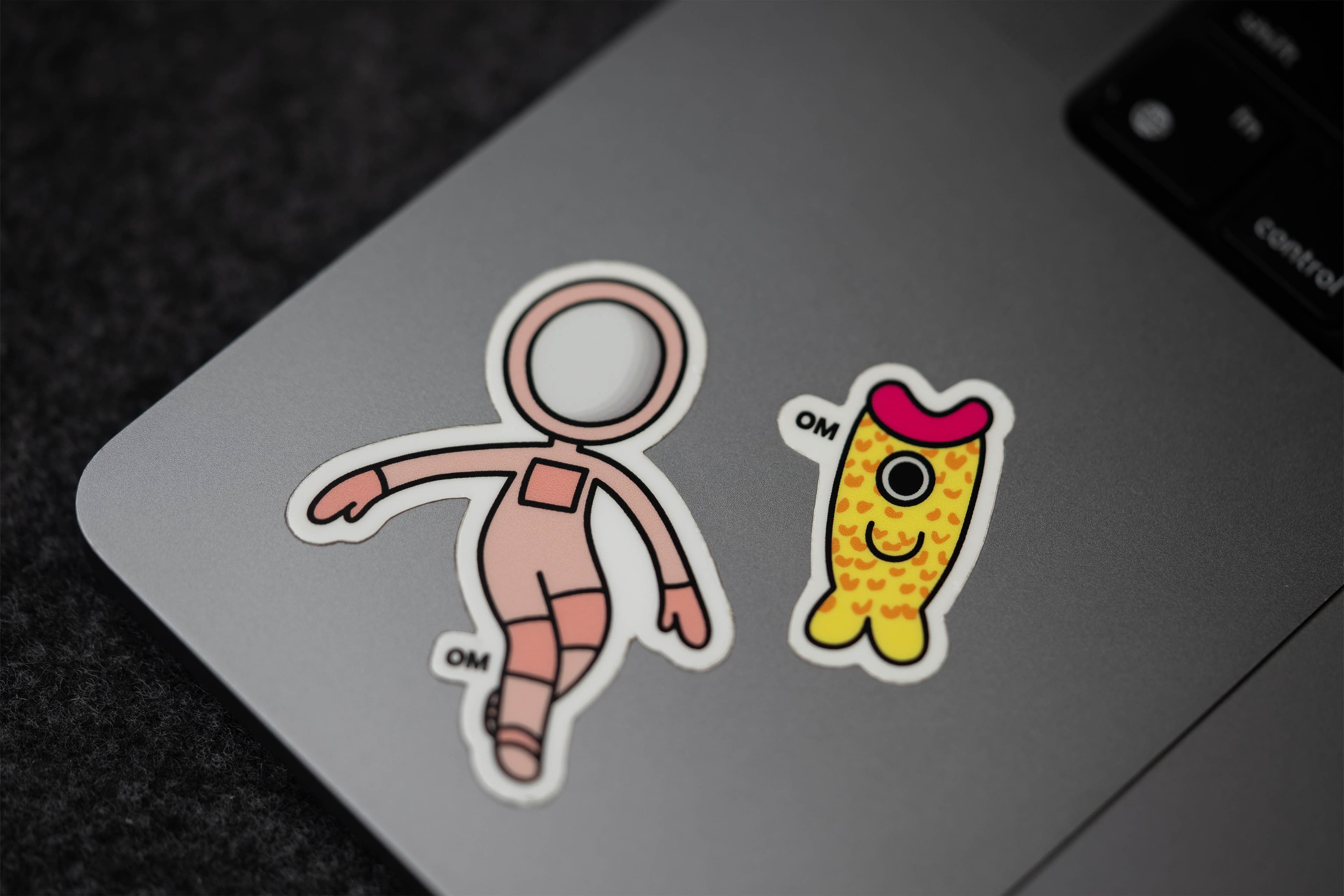 Exploración de Character Pins en otros formatos.
